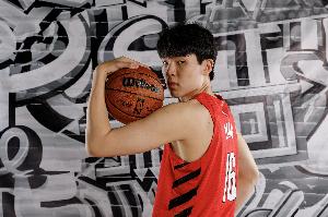 杨瀚森转发利拉德邀请他一起开干动态：Yes sirrrrrrrrrr～～～